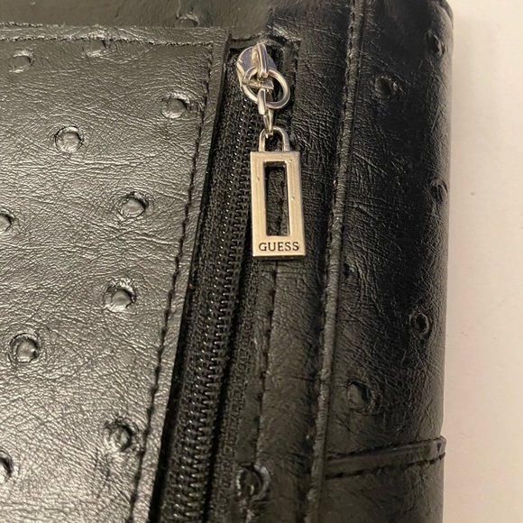 Guess Wallet - Picture 7 of 7